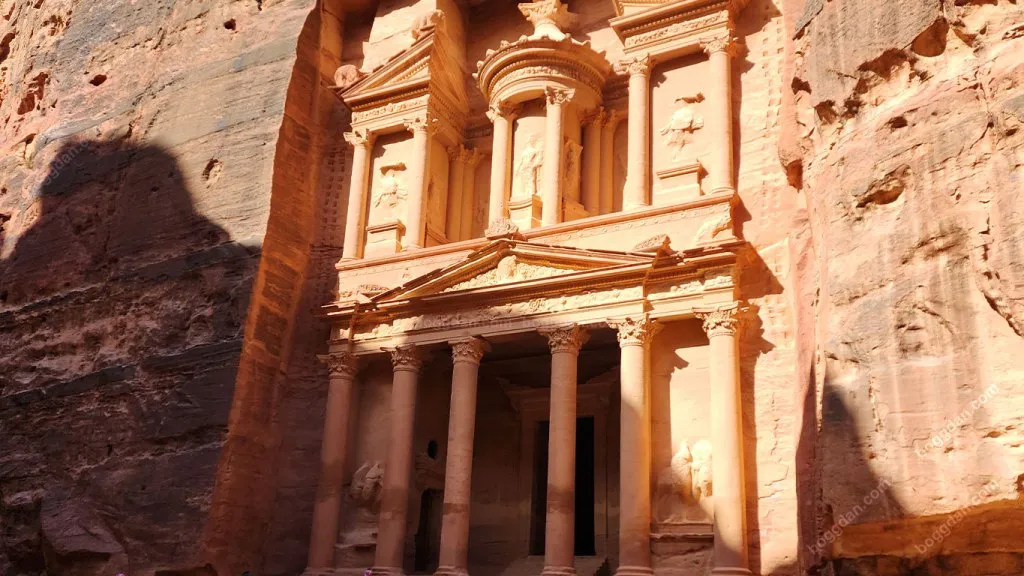 El Tesoro, Petra